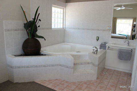 Mollymook Cove Apartments - VIC Tourism 8