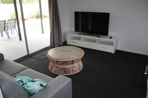 Ocean Breeze At Caba - VIC Tourism 18