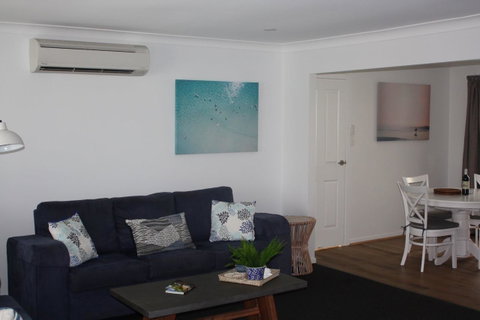 Ocean Breeze At Caba - VIC Tourism 9