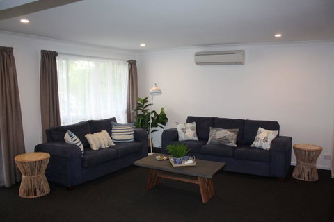 Ocean Breeze At Caba - VIC Tourism 8