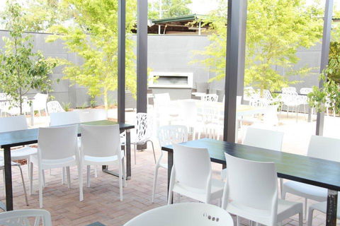 Crossroads Hotel - VIC Tourism 15