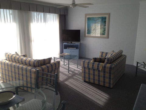 Breakers Apartments - VIC Tourism 6
