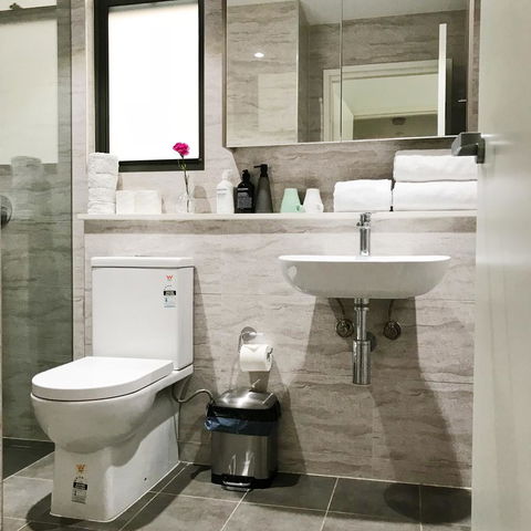 Modern & Cosy 2-Bedroom Apartment Hornsby - VIC Tourism 12