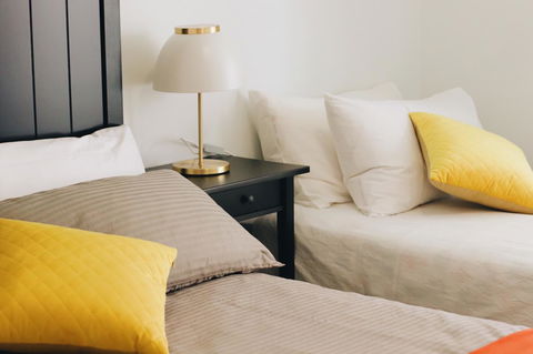 Modern & Cosy 2-Bedroom Apartment Hornsby - VIC Tourism 0