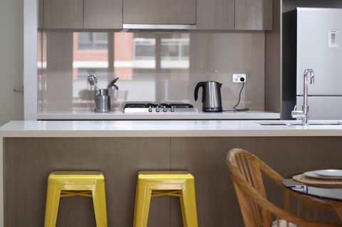 Modern & Cosy 2-Bedroom Apartment Hornsby - VIC Tourism 8