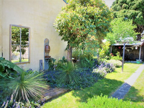 Apple Tree Cottage - VIC Tourism 23