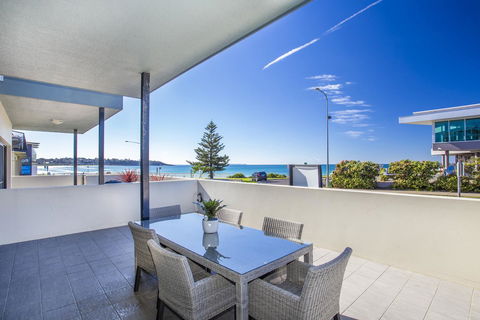 Beachfront 2 - VIC Tourism 0