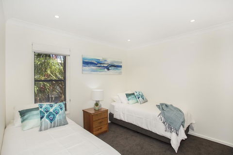 Beachfront 2 - VIC Tourism 15