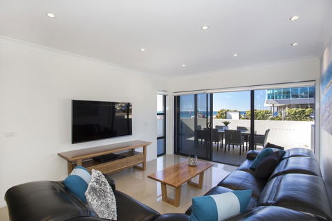 Beachfront 2 - VIC Tourism 3