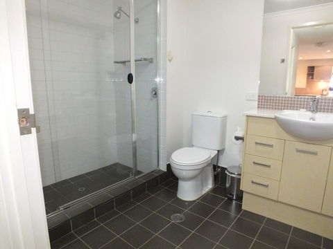 Pacific Marina Apartments - VIC Tourism 12