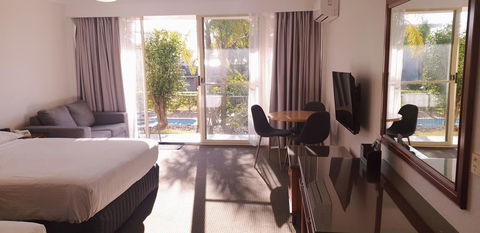 Marina Resort - VIC Tourism 43