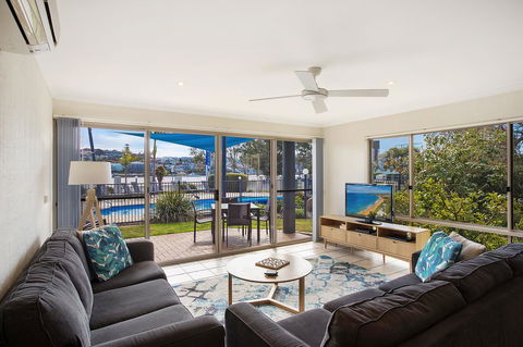 Sails Luxury Apartments Merimbula - VIC Tourism 14