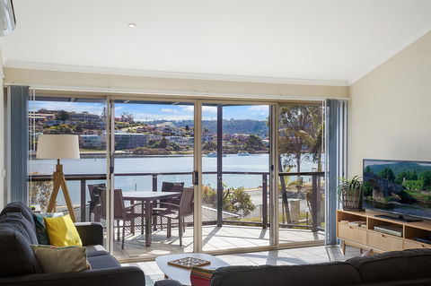 Sails Luxury Apartments Merimbula - VIC Tourism 3