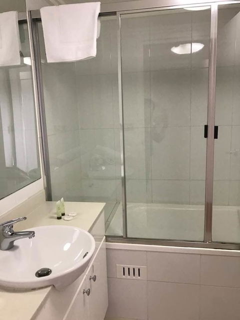 Fiori Apartments - VIC Tourism 16