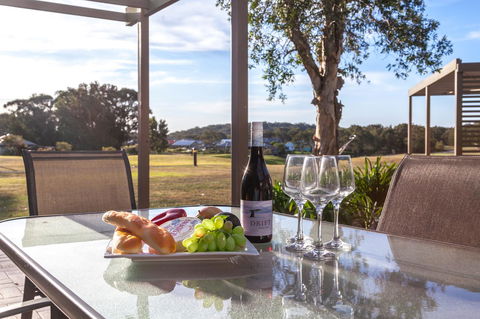 Condo 105 @ Horizons Golf Resort - Salamander Bay NSW - VIC Tourism 0