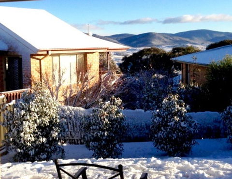 Jindabyne Executive - VIC Tourism 10