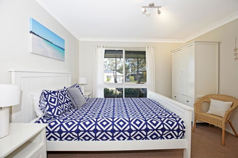 Hayes Beach House I Award Winner I 4 Mins To Beach - VIC Tourism 3