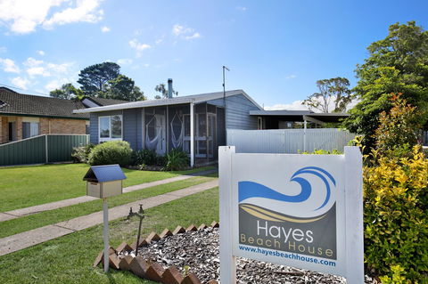Hayes Beach House I Award Winner I 4 Mins To Beach - VIC Tourism 22