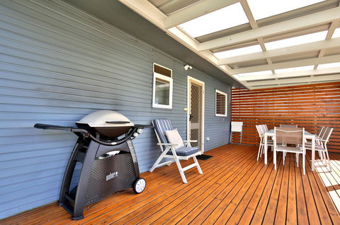 Hayes Beach House I Award Winner I 4 Mins To Beach - VIC Tourism 7