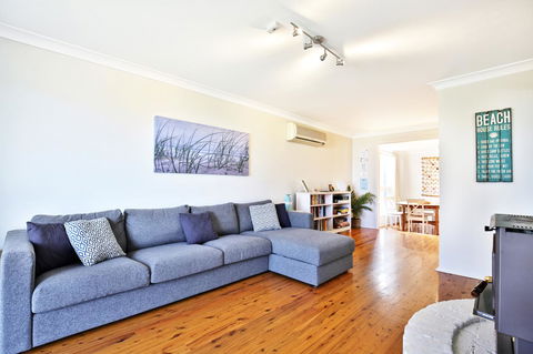 Hayes Beach House I Award Winner I 4 Mins To Beach - VIC Tourism 9