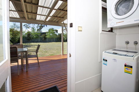 Hayes Beach House I Award Winner I 4 Mins To Beach - VIC Tourism 15