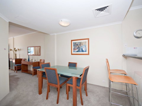Messines Street, Breakwater Apartment, 104 - VIC Tourism 3