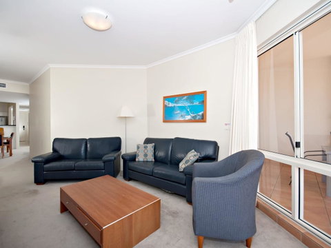 Messines Street, Breakwater Apartment, 104 - VIC Tourism 2