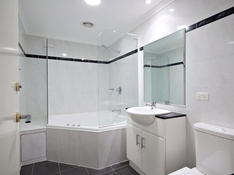 Messines Street, Breakwater Apartment, 104 - VIC Tourism 9