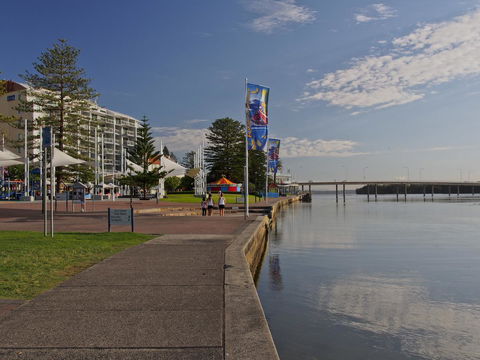 Oaks The Entrance Waterfront Suites - VIC Tourism 12