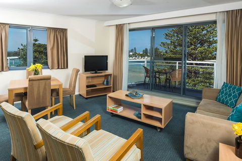 Oaks The Entrance Waterfront Suites - VIC Tourism 2