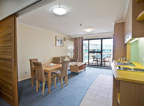 Oaks The Entrance Waterfront Suites - VIC Tourism 11