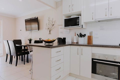 Central Wagga Self Catering Apartment - VIC Tourism 8