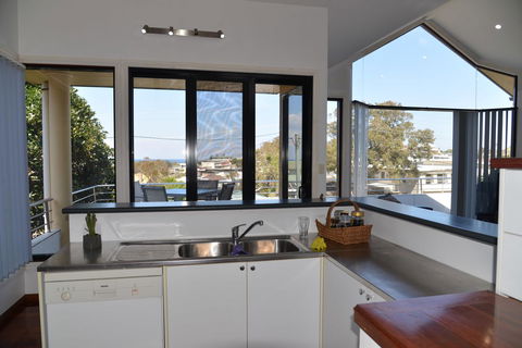 The Boat House - VIC Tourism 0