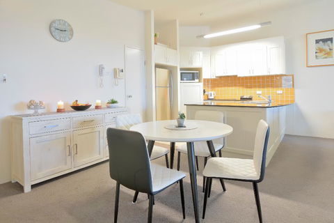 Boathouse Resort (Water Front) - VIC Tourism 21