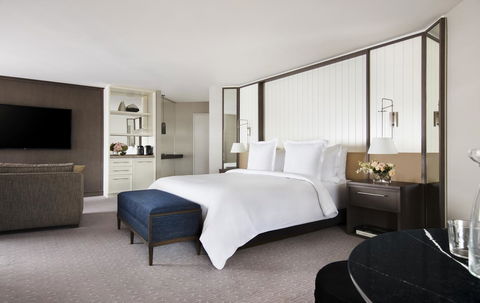 Four Seasons Hotel Sydney - VIC Tourism 2