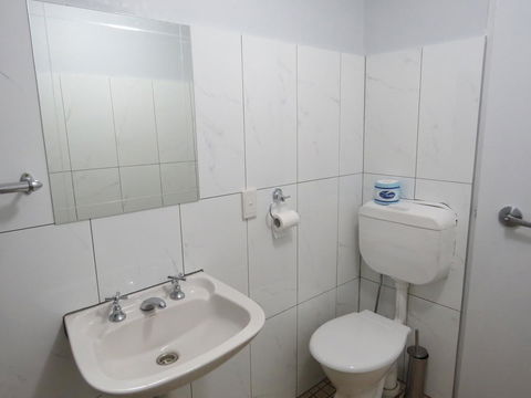 Newtown Cozy Stays - VIC Tourism 3