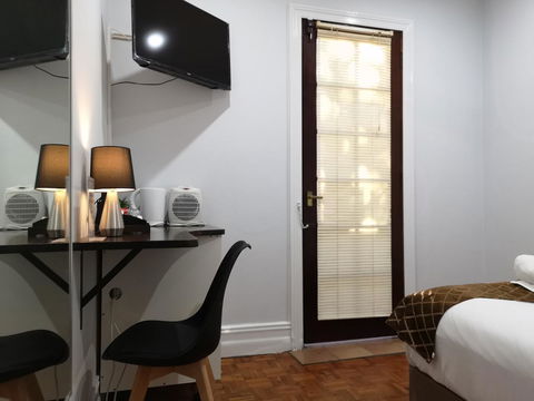 Newtown Cozy Stays - VIC Tourism 35