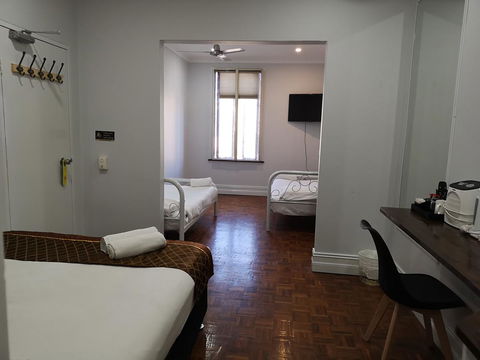 Newtown Cozy Stays - VIC Tourism 29