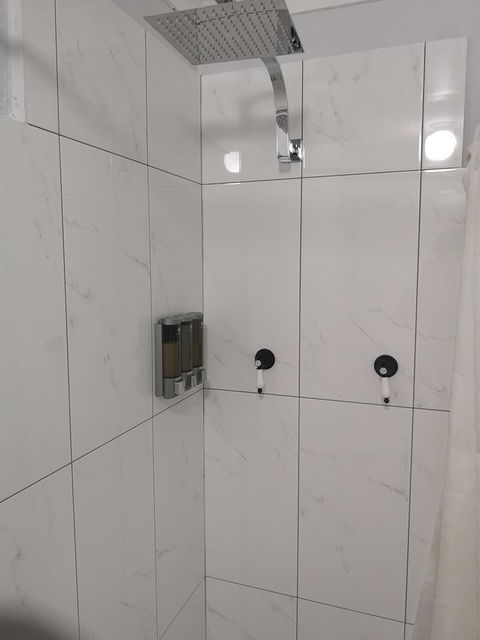 Newtown Cozy Stays - VIC Tourism 6