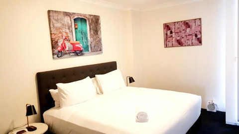 Liv Apartments Haymarket - VIC Tourism 7