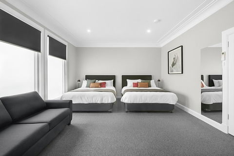 Horse And Jockey Hotel Homebush - VIC Tourism 1
