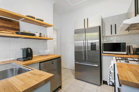 Seaspray - Manly Beach Apartment Close To The Sand - VIC Tourism 7