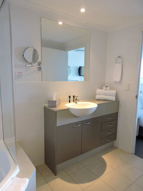 BASE Holidays - Ettalong Beach Premium Apartments - VIC Tourism 20