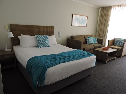 BASE Holidays - Ettalong Beach Premium Apartments - VIC Tourism 11