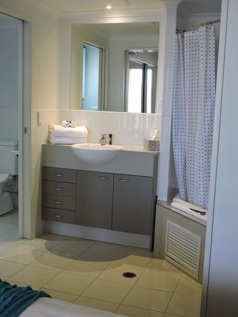 BASE Holidays - Ettalong Beach Premium Apartments - VIC Tourism 8