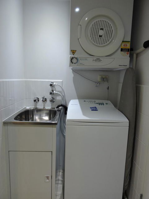 BASE Holidays - Ettalong Beach Premium Apartments - VIC Tourism 3