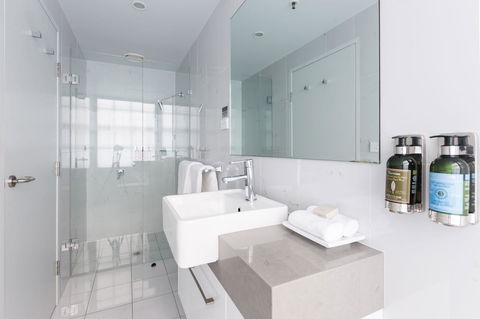 The Lucky Hotel - VIC Tourism 4