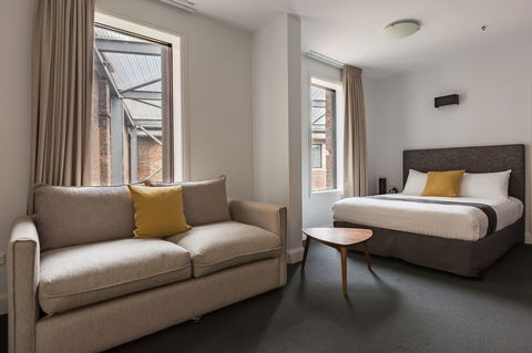 The Lucky Hotel - VIC Tourism 18