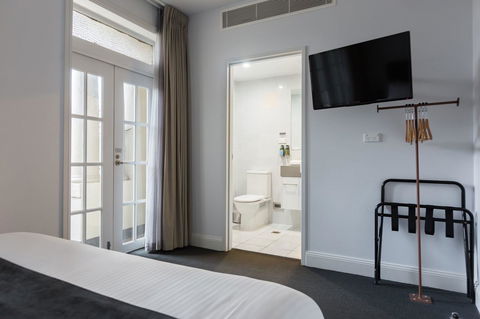 The Lucky Hotel - VIC Tourism 26