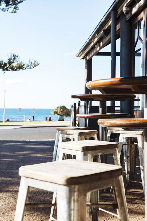 Beach Hotel Resort - VIC Tourism 37